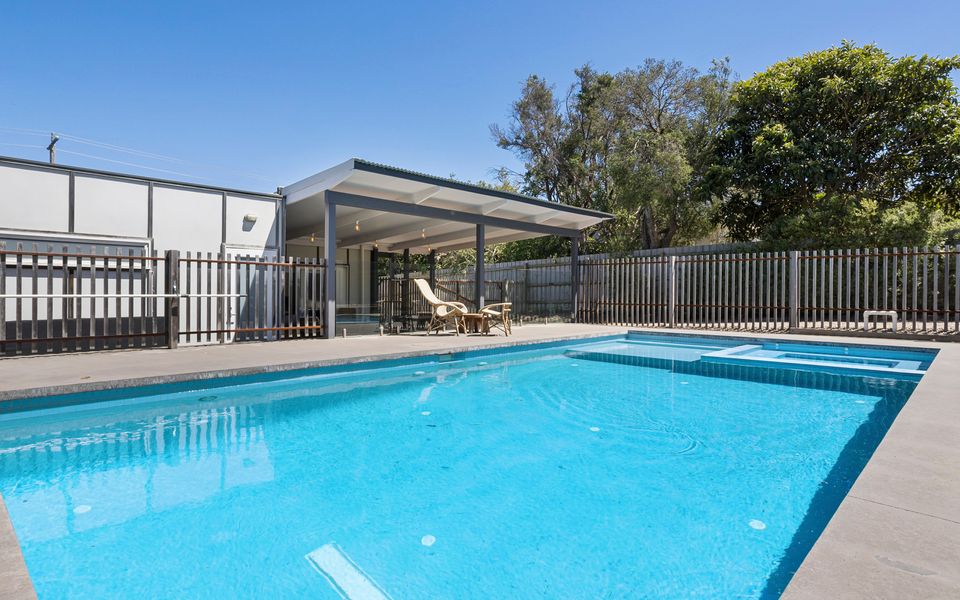 Pool, Spa and Play in Rye