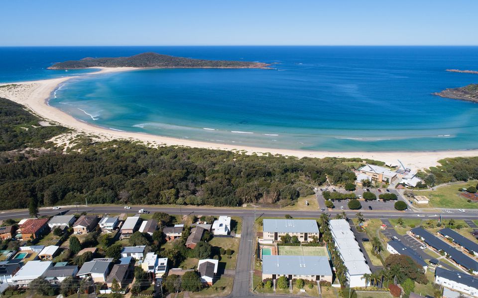 Oceans 22 at Fingal Bay