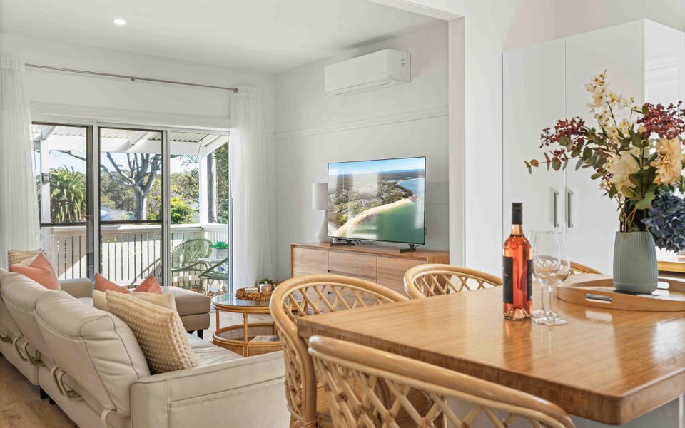 Cur46 – Husky Beach House by Experience Jervis Bay