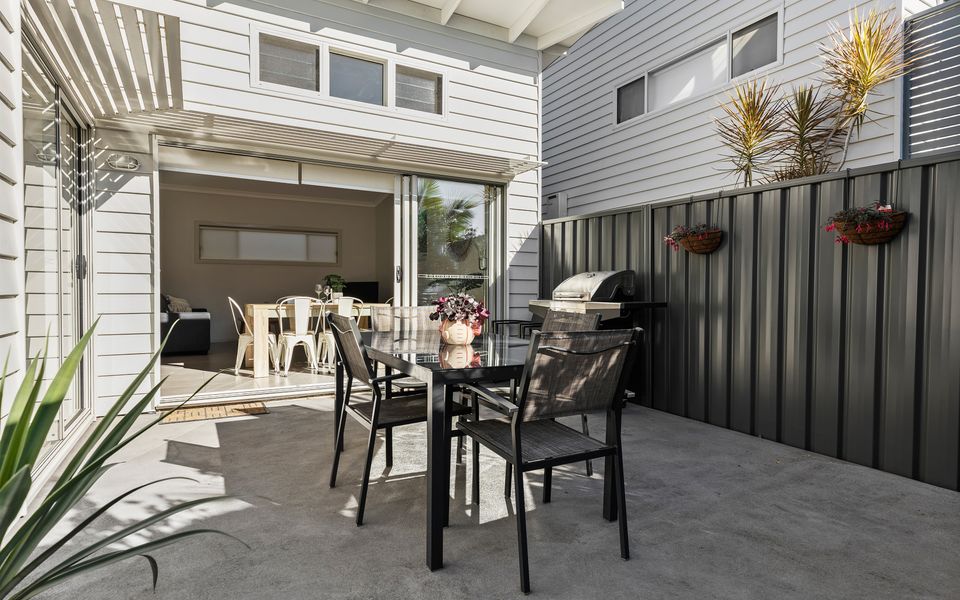 Ber1/13 – The Oasis of Calm by Experience Jervis Bay