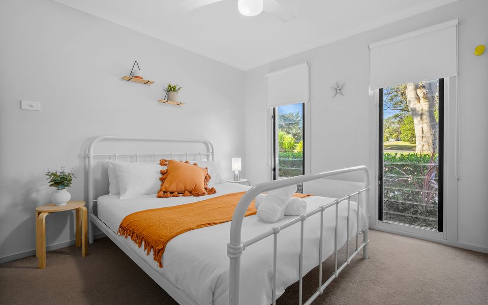 Ber1/13 – The Oasis of Calm by Experience Jervis Bay