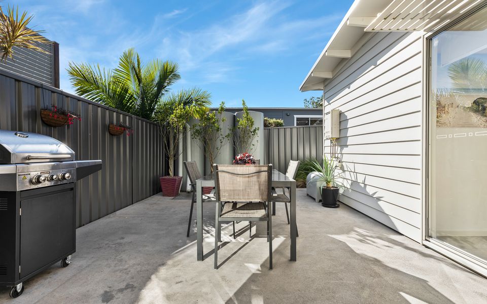 Ber1/13 – The Oasis of Calm by Experience Jervis Bay