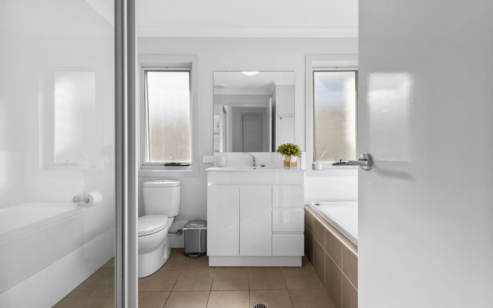 Ber1/13 – The Oasis of Calm by Experience Jervis Bay