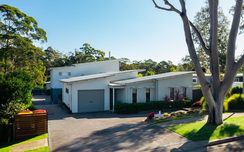 Ber1/13 – The Oasis of Calm by Experience Jervis Bay