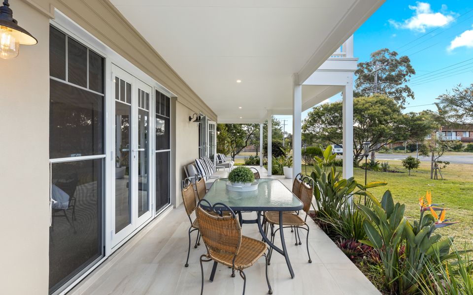 Mon12 – By the Bay by Experience Jervis Bay