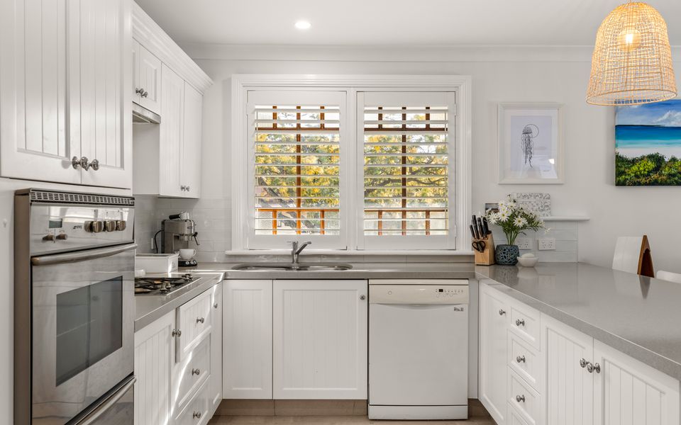 Mon12 – By the Bay by Experience Jervis Bay