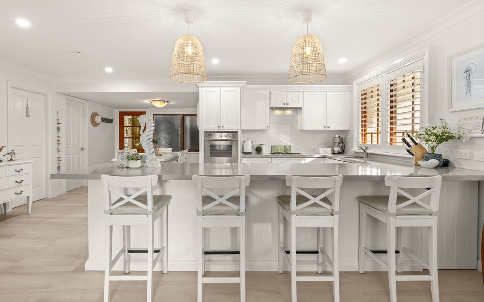 Mon12 – By the Bay by Experience Jervis Bay