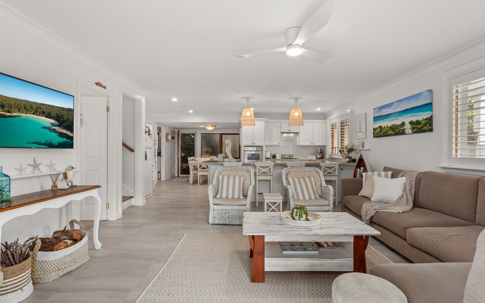 Mon12 – By the Bay by Experience Jervis Bay