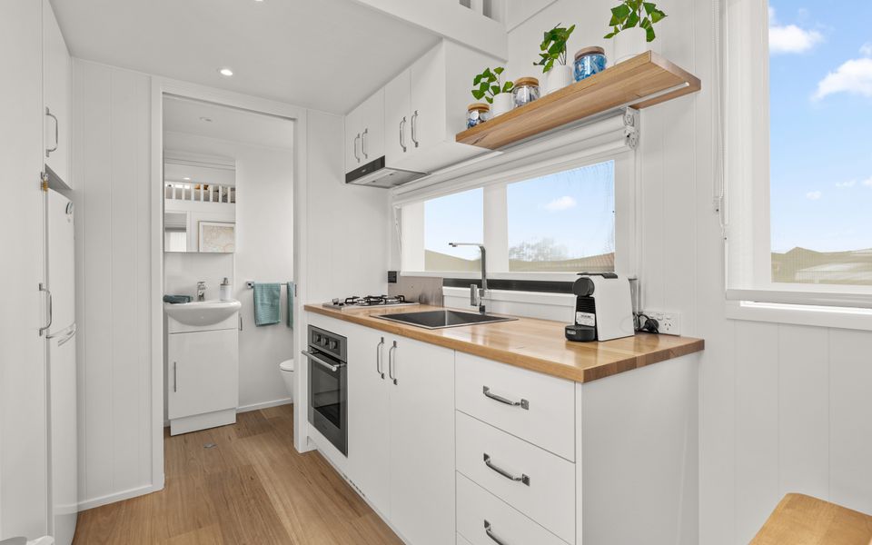 Cur46a – Husky Tiny Home by Experience Jervis Bay