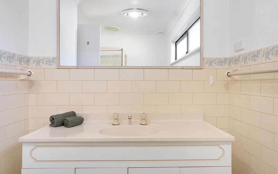 Fre72 – Fields of Green by Experience Jervis Bay