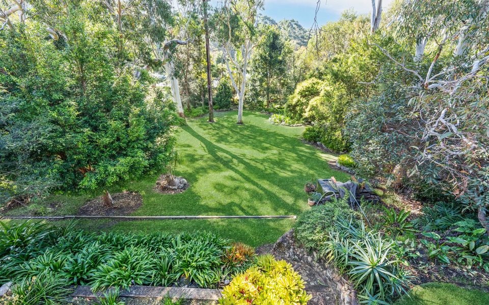 Fre72 – Fields of Green by Experience Jervis Bay