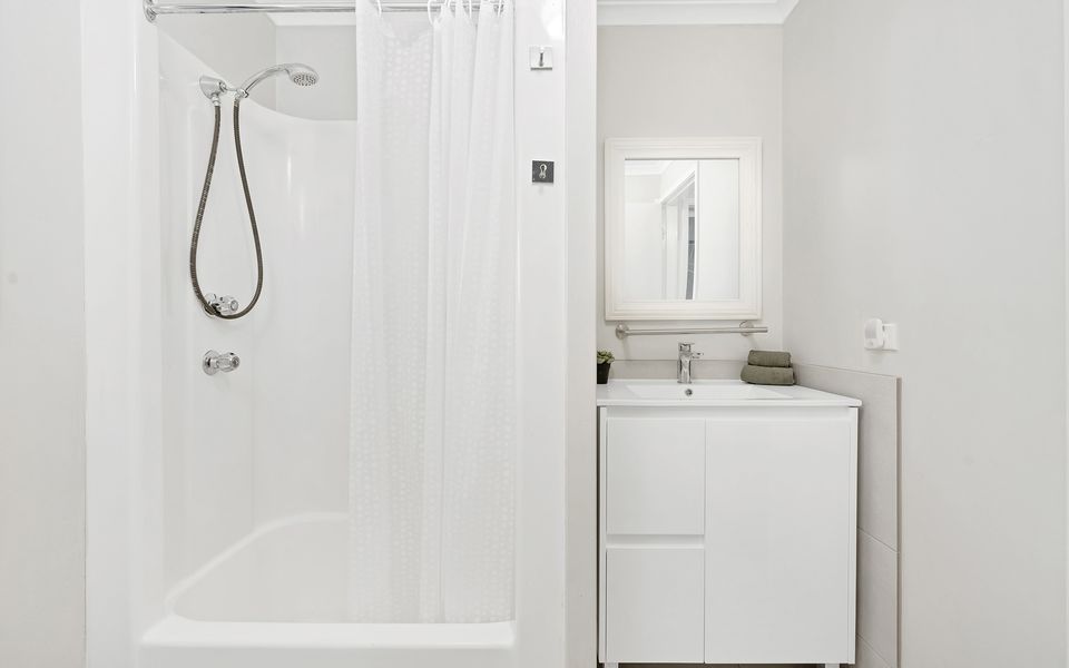 Fre72 – Fields of Green by Experience Jervis Bay