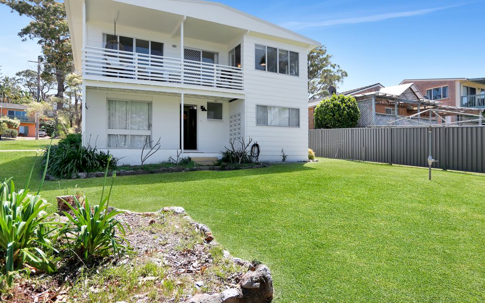 Dac36 – The White House by Experience Jervis Bay