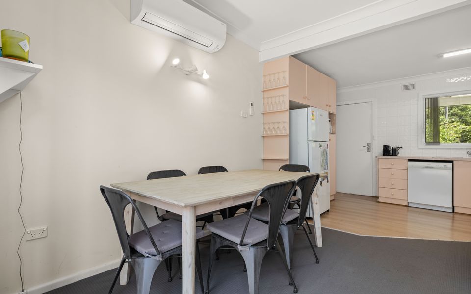 Eli405 – Rocks Place by Experience Jervis Bay