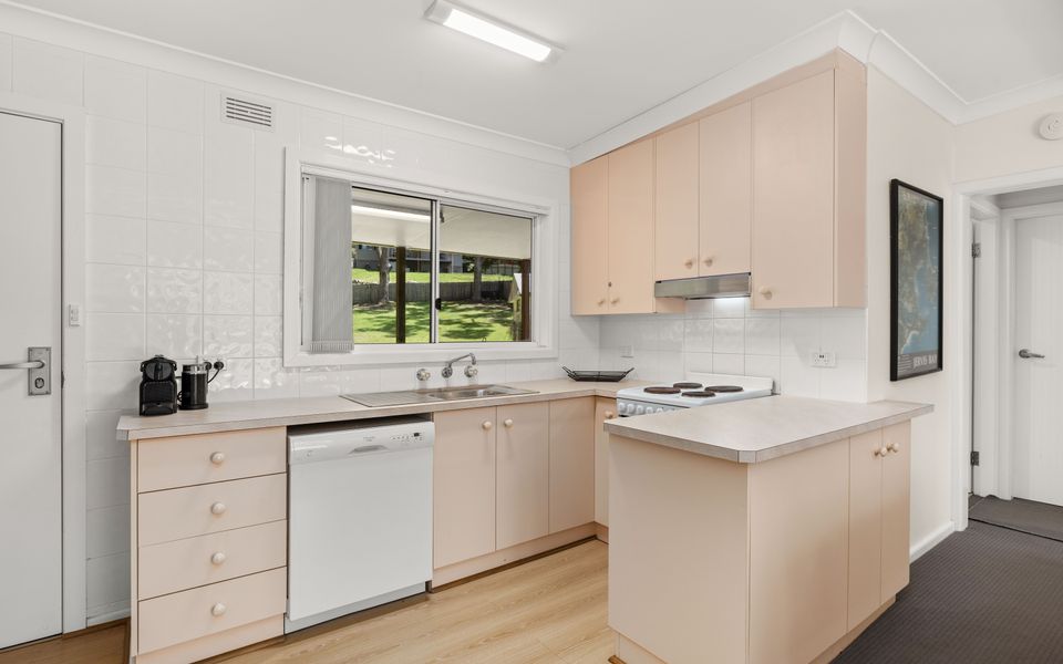 Eli405 – Rocks Place by Experience Jervis Bay