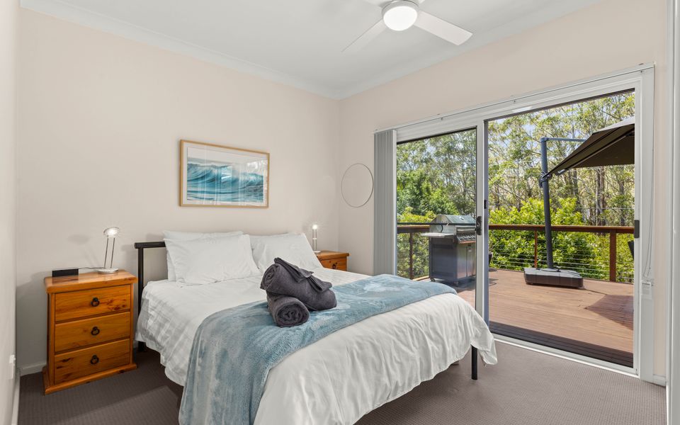 Eli405 – Rocks Place by Experience Jervis Bay