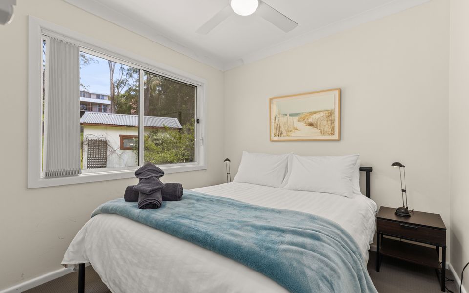 Eli405 – Rocks Place by Experience Jervis Bay