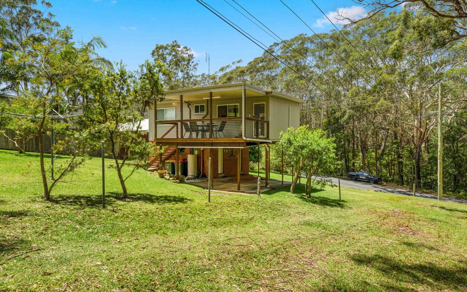 Eli405 – Rocks Place by Experience Jervis Bay