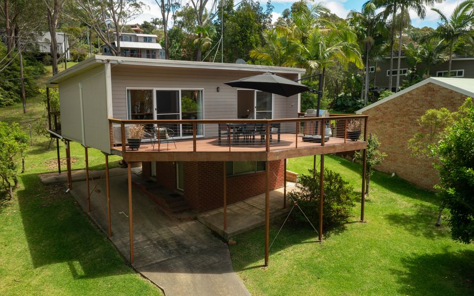 Eli405 – Rocks Place by Experience Jervis Bay