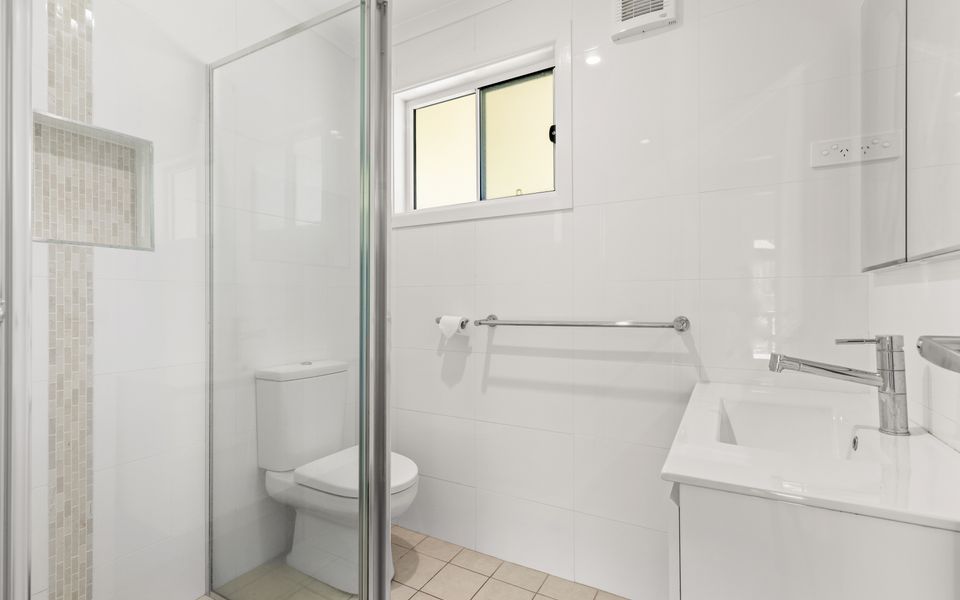 Eli405 – Rocks Place by Experience Jervis Bay