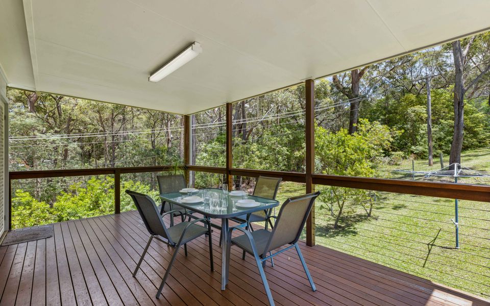 Eli405 – Rocks Place by Experience Jervis Bay