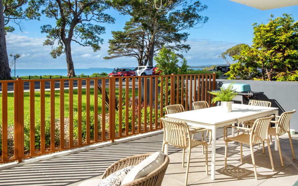 BeaG02/9 – Salty Kisses by Experience Jervis Bay