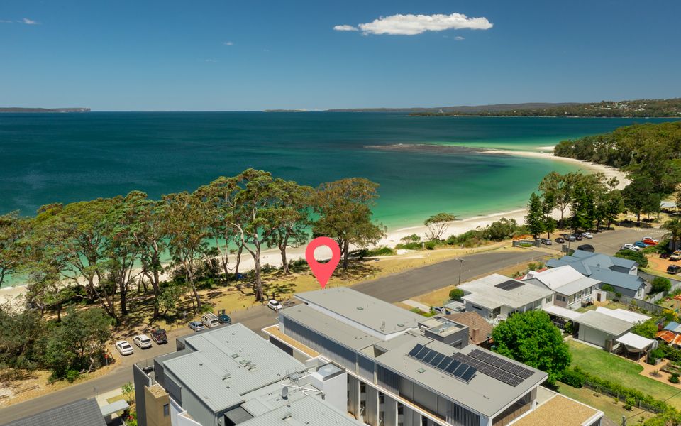 BeaG02/9 – Salty Kisses by Experience Jervis Bay