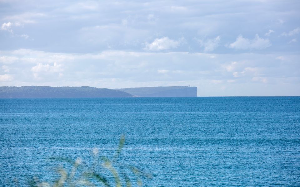 BeaG02/9 – Salty Kisses by Experience Jervis Bay