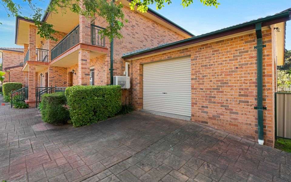 Mor3/14 – The Husky Nest by Experience Jervis Bay