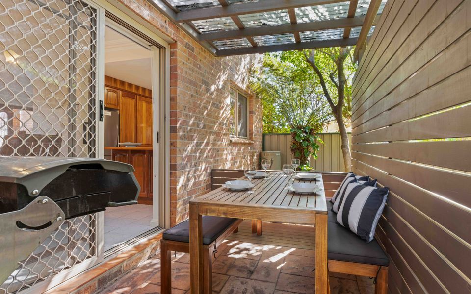 Mor3/14 – The Husky Nest by Experience Jervis Bay