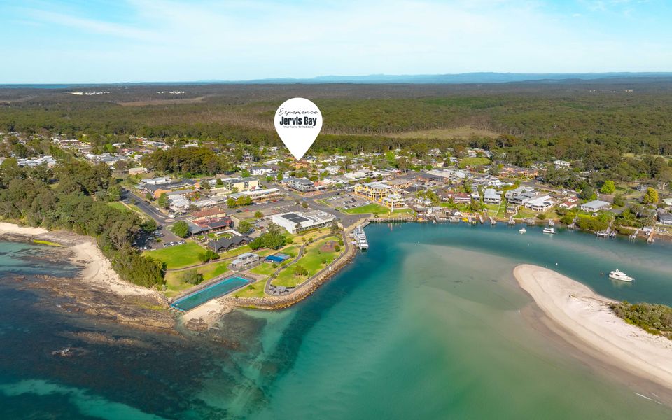 Mor3/14 – The Husky Nest by Experience Jervis Bay