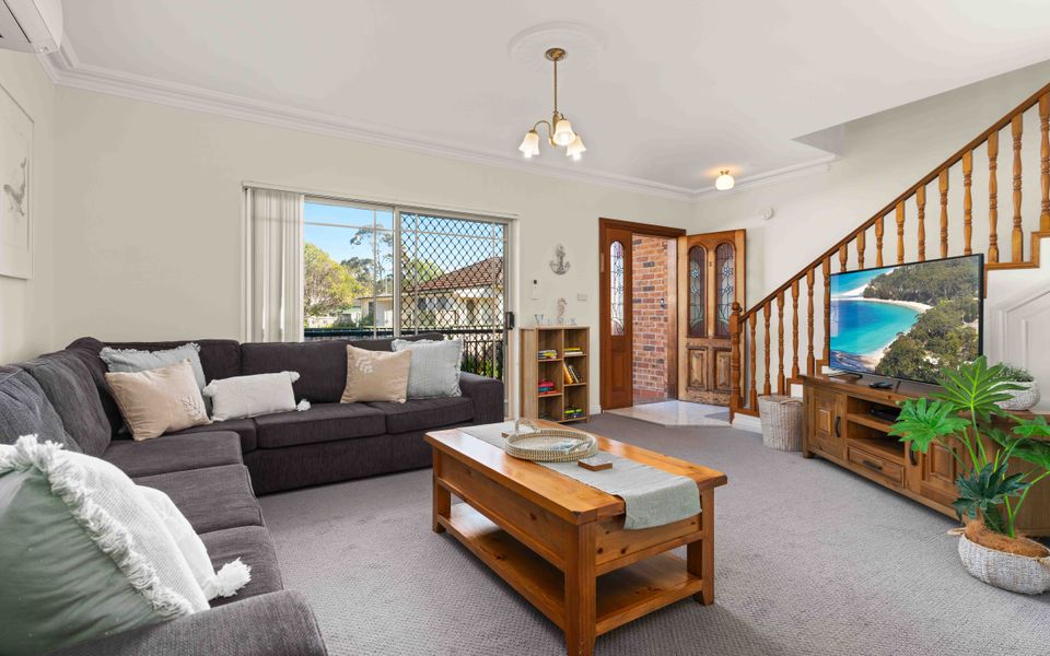 Mor3/14 – The Husky Nest by Experience Jervis Bay