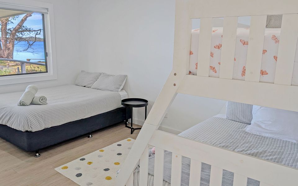 Isl12 – Billyz Basin by Experience Jervis Bay