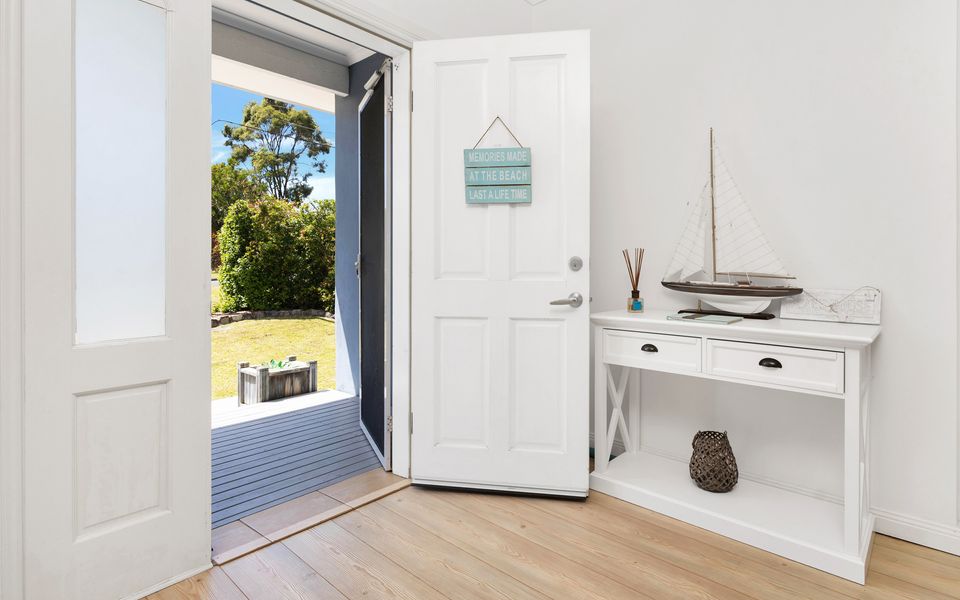 Car11 – Caroline’s Beach House by Experience Jervis Bay