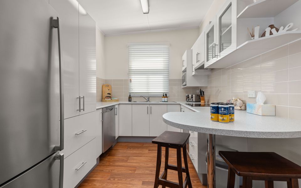 Bur63 – Huskisson Delight! by Experience Jervis Bay