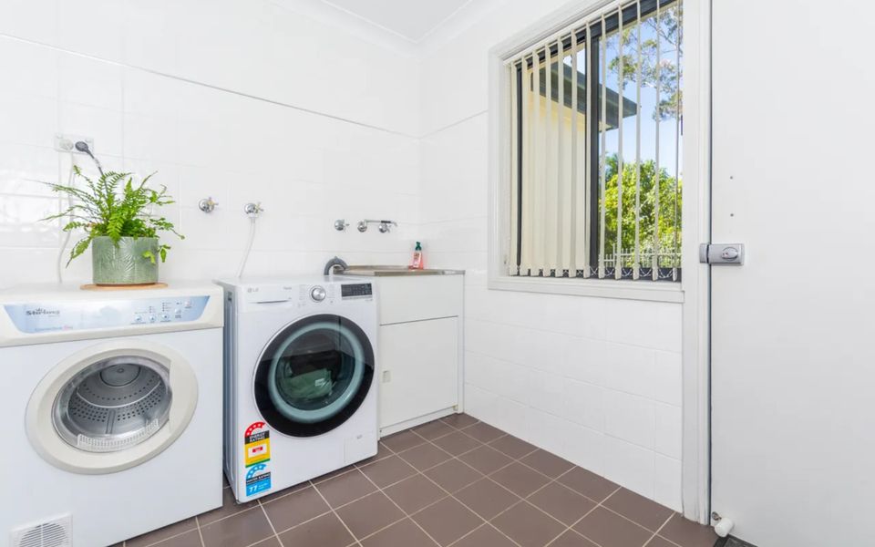 Wal42b – Poolside Oasis by Experience Jervis Bay