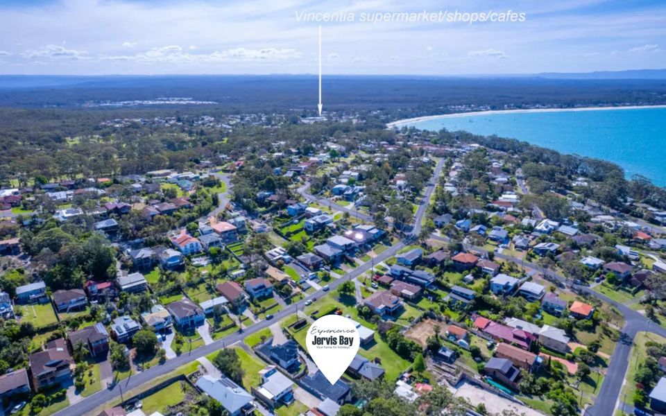 Wal42b – Poolside Oasis by Experience Jervis Bay