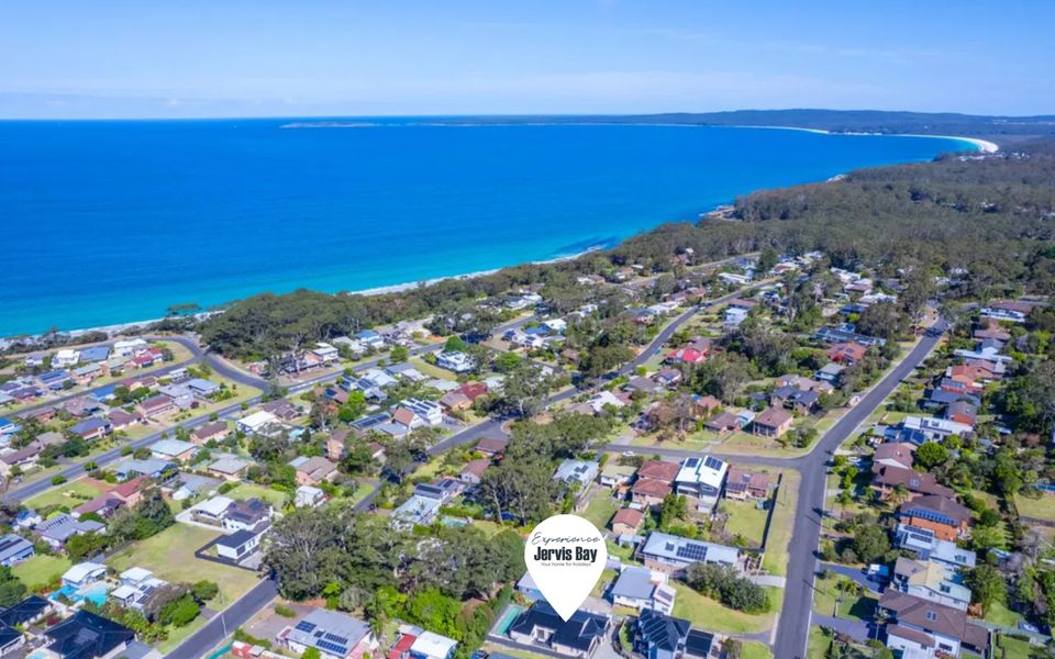 Wal42b – Poolside Oasis by Experience Jervis Bay