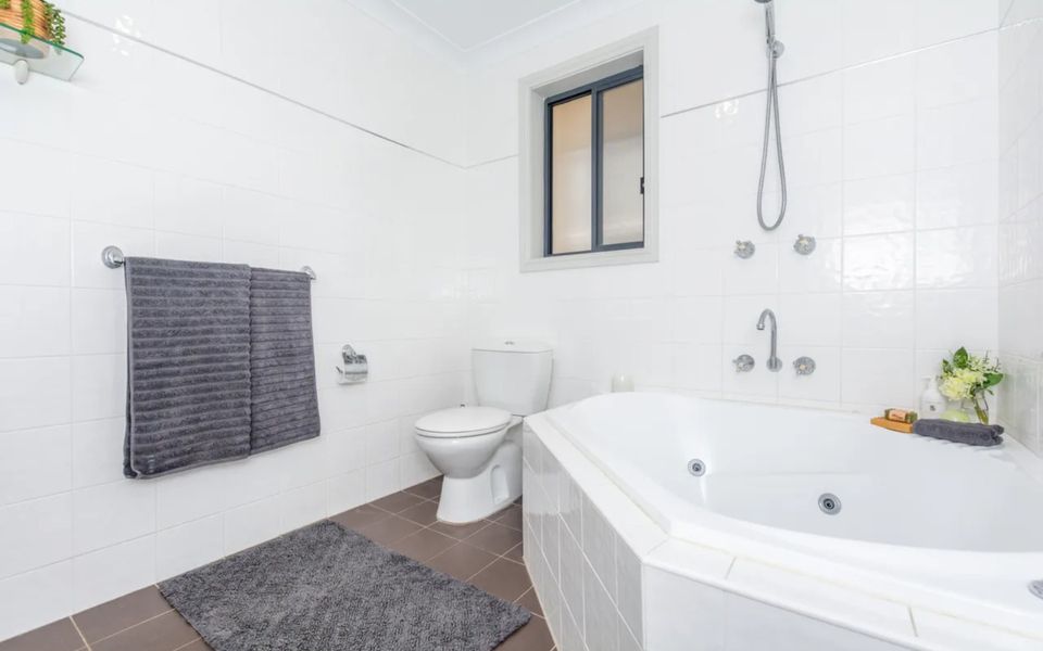 Wal42b – Poolside Oasis by Experience Jervis Bay