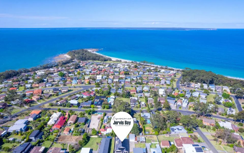 Wal42b – Poolside Oasis by Experience Jervis Bay