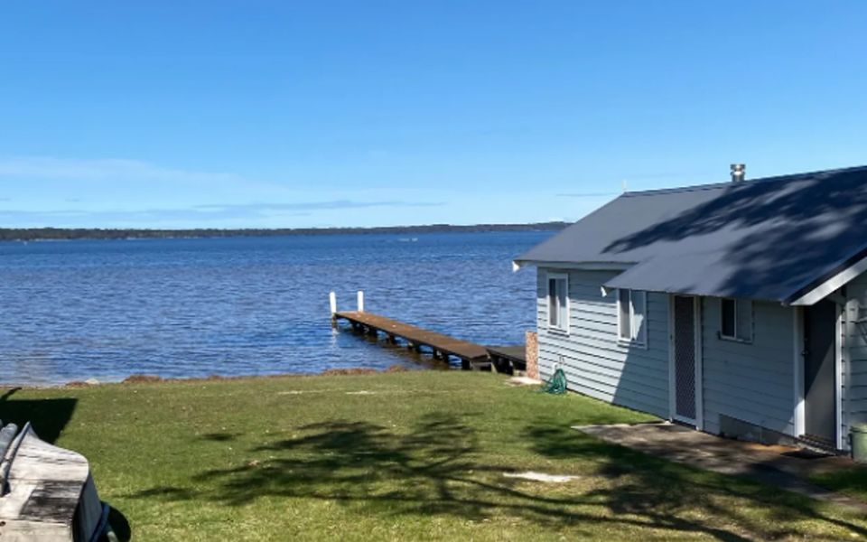 Nav135 – The Boathouse on Naval by Experience Jervis Bay