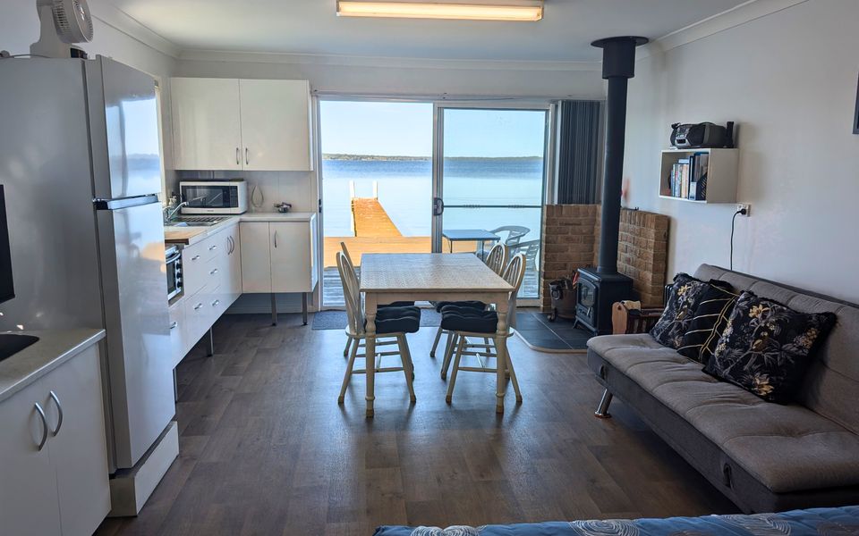 Nav135 – The Boathouse on Naval by Experience Jervis Bay