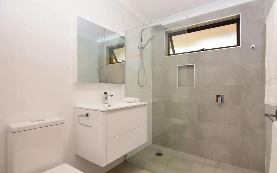 Ros10 – All Decked Out @ Hyams Beach by Experience Jervis