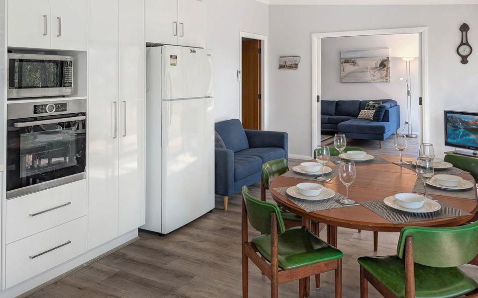 Ros10 – All Decked Out @ Hyams Beach by Experience Jervis