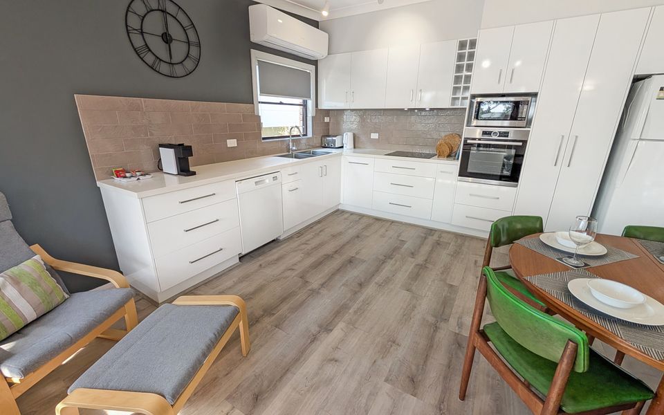 Ros10 – All Decked Out @ Hyams Beach by Experience Jervis