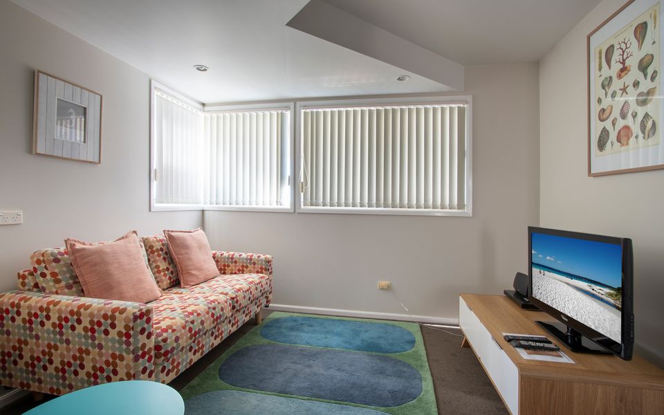 Dac68 – Seaglass Jervis Bay by Experience Jervis Bay