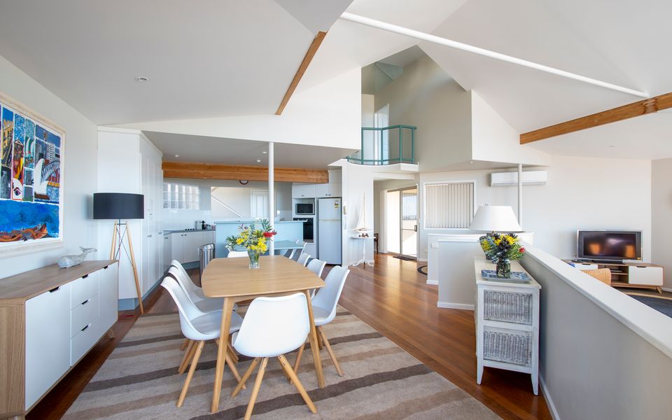 Dac68 – Seaglass Jervis Bay by Experience Jervis Bay