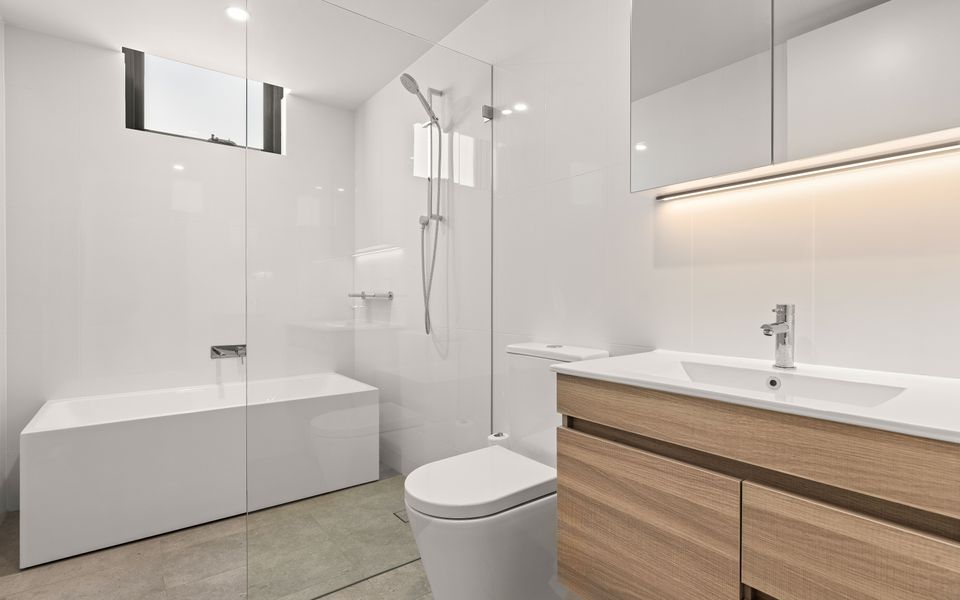 FegA104/15 – HuskySun by Experience Jervis Bay