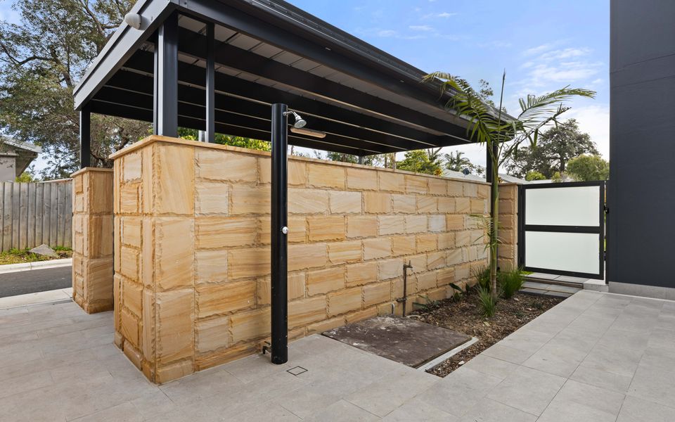 FegA104/15 – HuskySun by Experience Jervis Bay