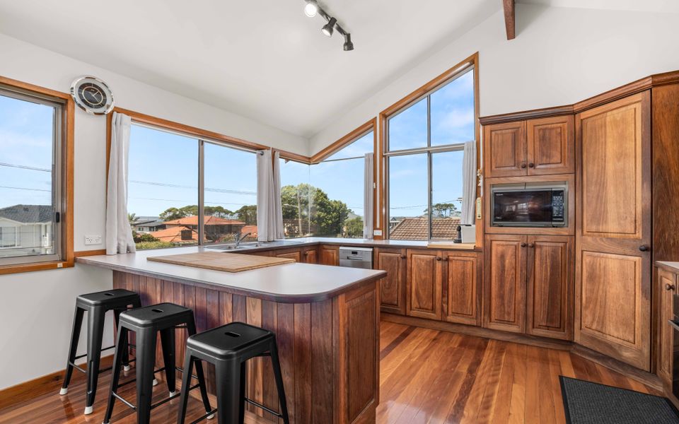 Lam37 – Wavesong by Experience Jervis Bay